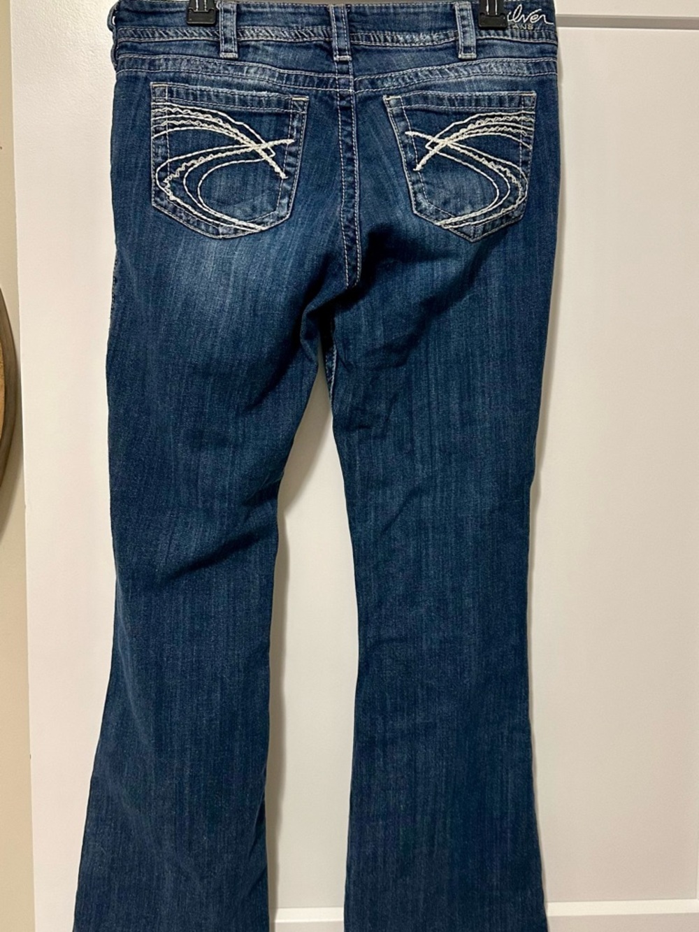 Silver Jeans Dark Blue Flare Jeans with Contrast Pocket Stitching